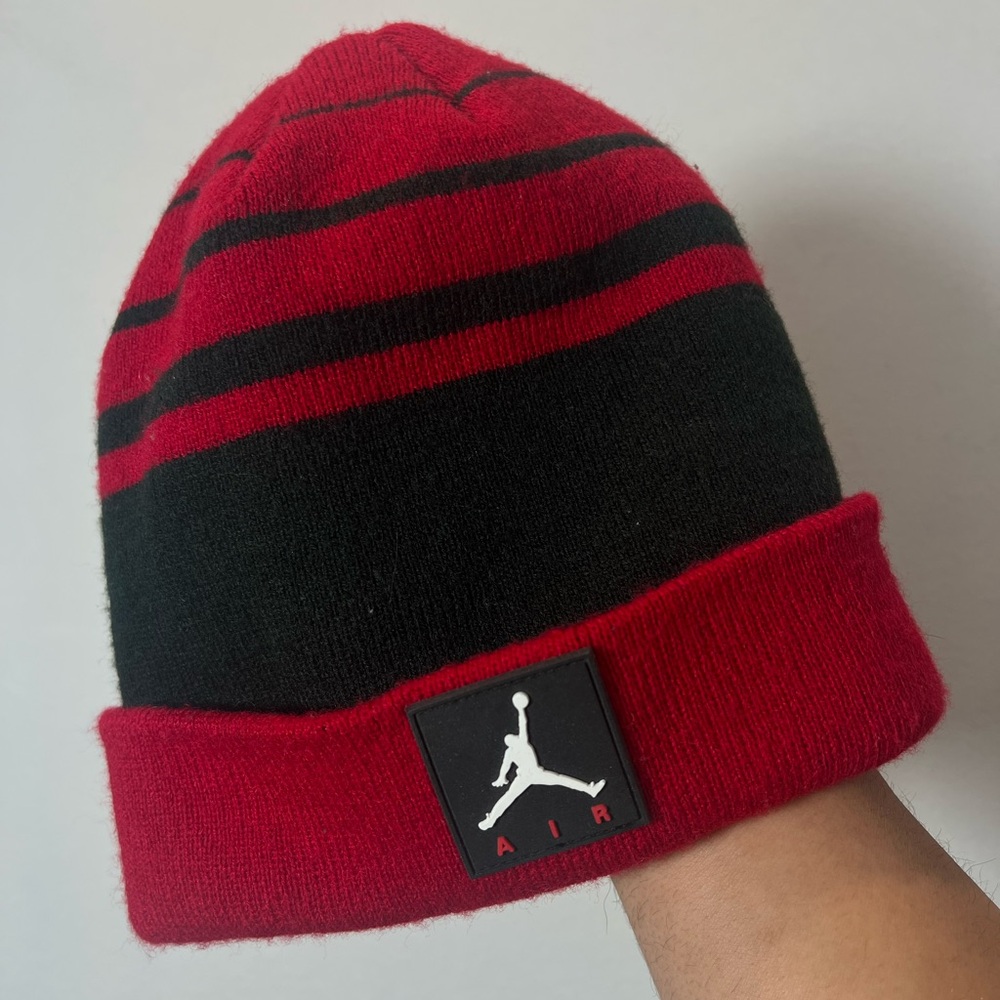 👕🌶 Youth Air Jordan Striped Beanie
